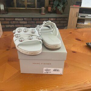 BRAND NEW MARC FISHER WHITE SANDALS